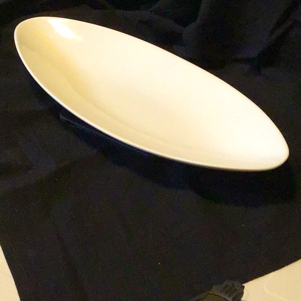 Oval shaped serving platter/dish, NEW